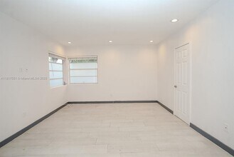 901 Euclid Ave in Miami Beach, FL - Building Photo - Building Photo