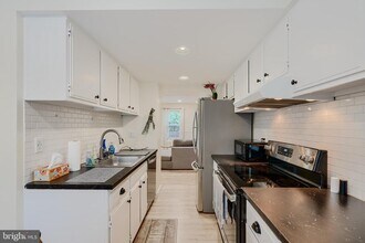 6608 Ducketts Ln in Elkridge, MD - Building Photo - Building Photo