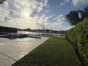 4249 Magnolia Ridge Dr in Weston, FL - Building Photo - Building Photo