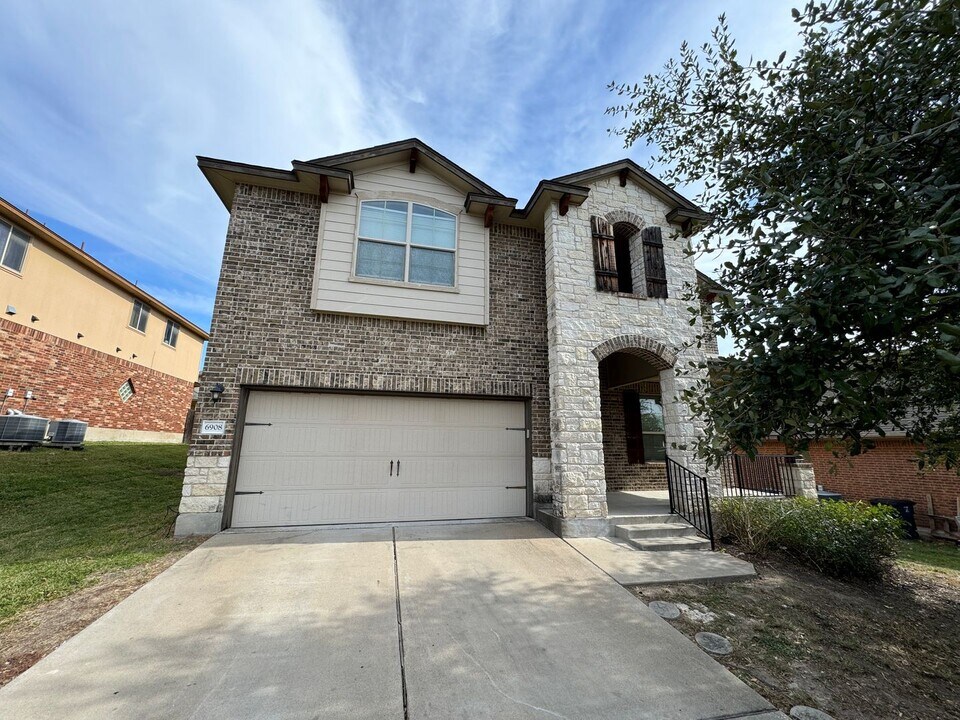 6908 Osbaldo Dr in Killeen, TX - Building Photo