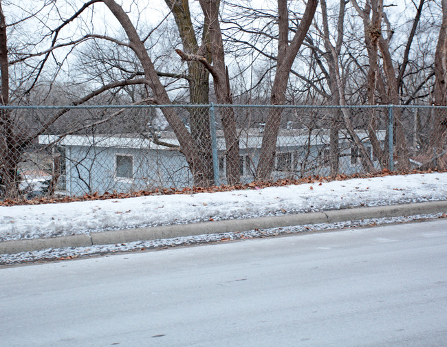 Vista View Apartments in Burnsville, MN - Building Photo - Building Photo