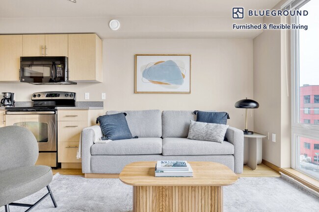 708 6th Ave N-Unit -FL5-ID308 in Seattle, WA - Foto de edificio - Building Photo