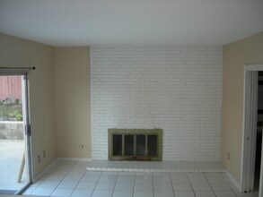 13737 Via Tres Vistas in San Diego, CA - Building Photo - Building Photo