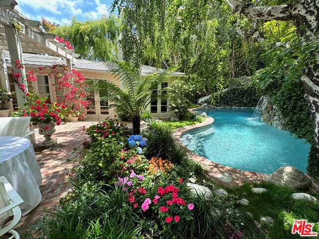 1619 Marmont Ave in Los Angeles, CA - Building Photo - Building Photo