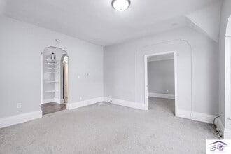 1112 N 40th St in Omaha, NE - Foto de edificio - Building Photo