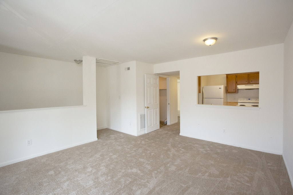 Collinwood South Apartments in Newport News, VA