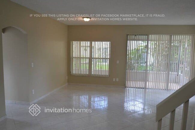 164 NW 207th Terrace in Pembroke Pines, FL - Building Photo - Building Photo