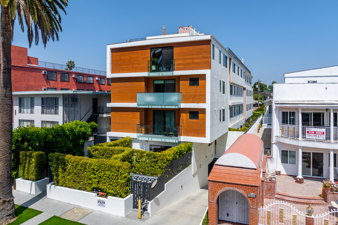 1806 N Gramercy Pl in Hollywood, CA - Building Photo