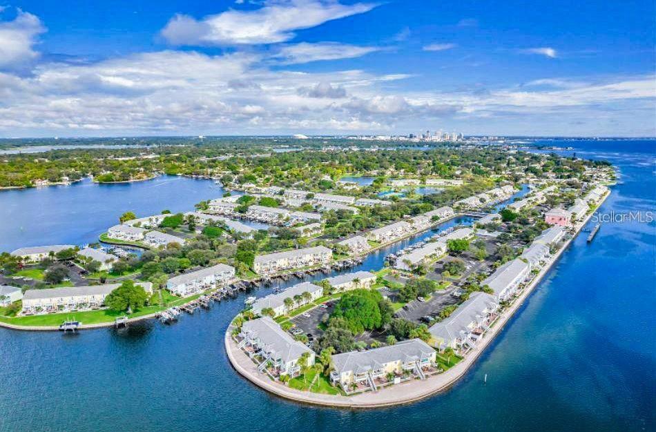 5245 Coquina Key Dr SE in St. Petersburg, FL - Building Photo