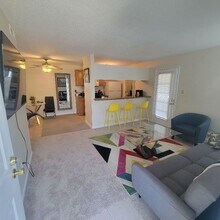 608 Spirit Ct in Virginia Beach, VA - Building Photo - Building Photo