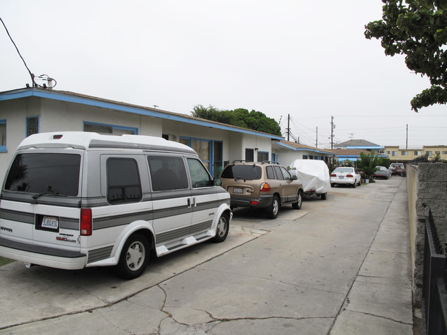 14922-14924 Chadron Ave in Gardena, CA - Building Photo - Building Photo