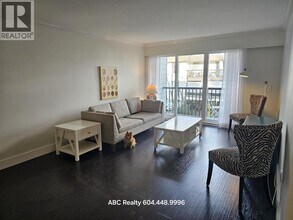 2125 W 2nd Ave in Vancouver, BC - Building Photo - Building Photo