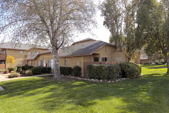 Riverdale Apartments in Hemet, CA - Building Photo - Building Photo