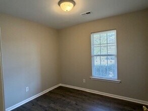 312 Laurel Hill Dr in Burlington, NC - Building Photo - Building Photo