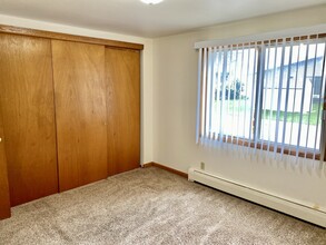 715 Rice St, Unit 8 in Horicon, WI - Building Photo - Building Photo