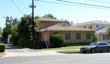 5660 Kester Ave in Van Nuys, CA - Building Photo - Building Photo