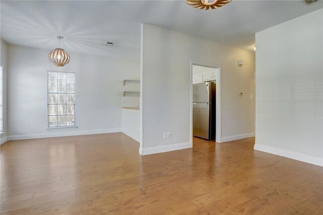 1610 Waterston Ave, Unit 7 in Austin, TX - Building Photo - Building Photo