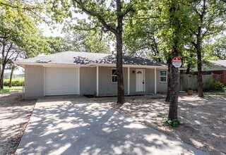 840 Red Oak Ct in Azle, TX - Building Photo - Building Photo