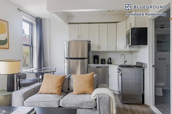 45 W 81st St in New York, NY - Building Photo - Building Photo