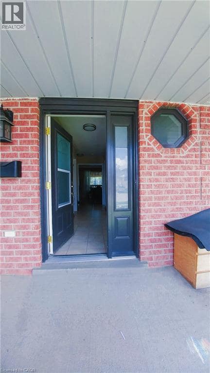 206 Northmanor Crescent in Kitchener, ON - Building Photo - Building Photo