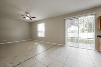 628 Creuset Ave S in Lehigh Acres, FL - Building Photo - Building Photo