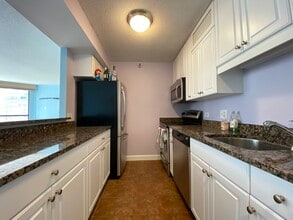 663 N State St, Unit 911 in Chicago, IL - Foto de edificio - Building Photo