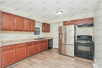 451 Fairway Blvd in Willowick, OH - Building Photo - Building Photo