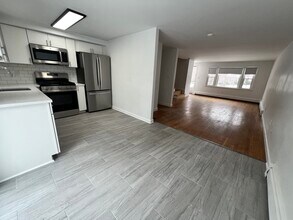 18 Hill Rd, Unit 1 in Belmont, MA - Building Photo - Building Photo