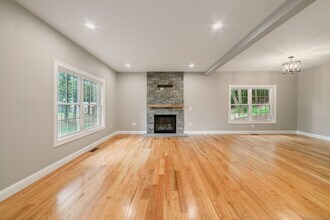 164 Fox Den Rd in Bristol, CT - Building Photo - Building Photo