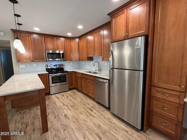 property at 5525 E Thomas Rd