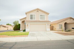 18033 N Skyhawk Dr in Surprise, AZ - Building Photo