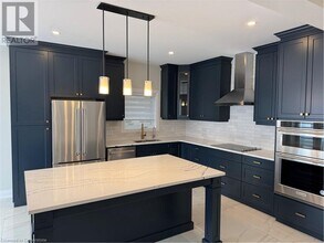 550 Balsam Poplar St in Waterloo, ON - Building Photo - Building Photo