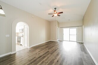 30932 Midtown Ct in Wesley Chapel, FL - Building Photo - Building Photo