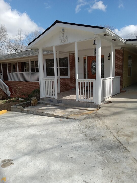 148 W James Cir in Hampton, GA - Building Photo