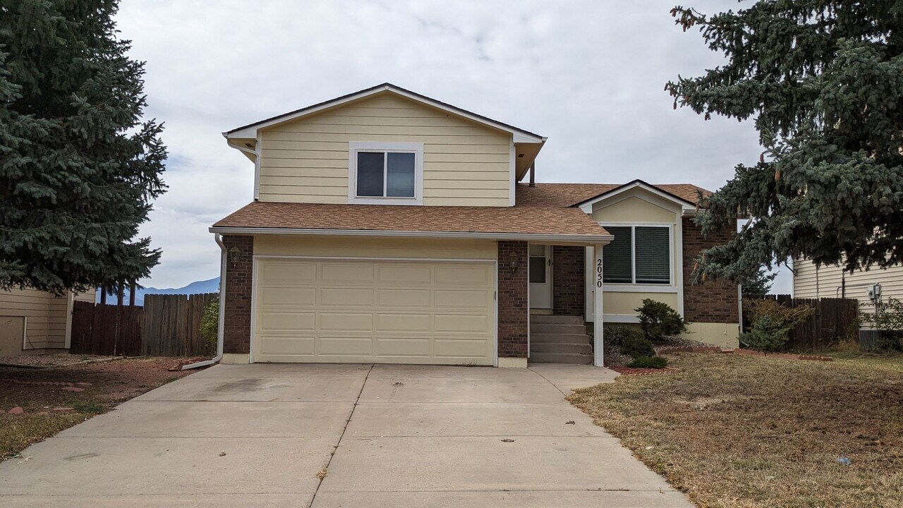 2050 Leoti Dr in Colorado Springs, CO - Building Photo
