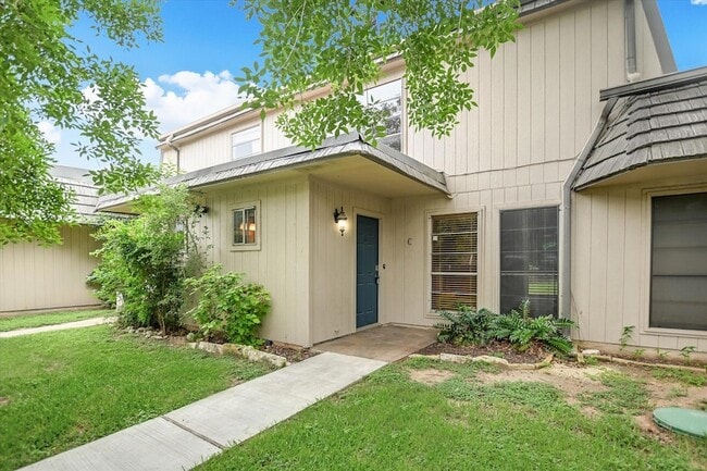 property at 700 Castle Ridge Rd