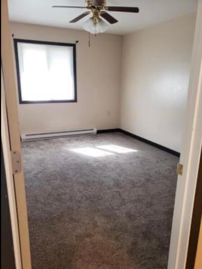 900 E Highland Dr Rentals in Williston, ND