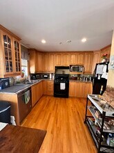 40 Myrtle St, Unit 7 in Waltham, MA - Building Photo - Building Photo