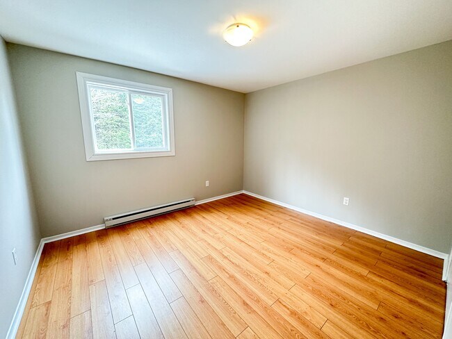 35 Dobbin St in Rothesay, NB - Building Photo - Building Photo