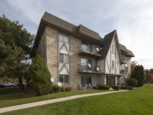 10735 Green Meadows Dr in Mokena, IL - Foto de edificio - Building Photo