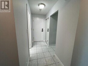 68 Corporate Dr in Toronto, ON - Building Photo - Building Photo