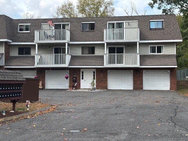 178 Churchill Dr in Newington, CT - Building Photo - Building Photo
