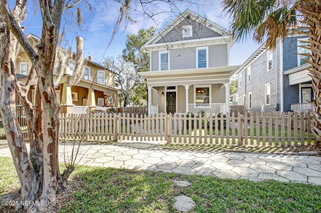 property at 1721 N Liberty St