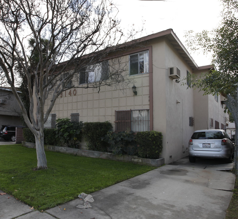 13140 Victory Blvd in Van Nuys, CA - Building Photo