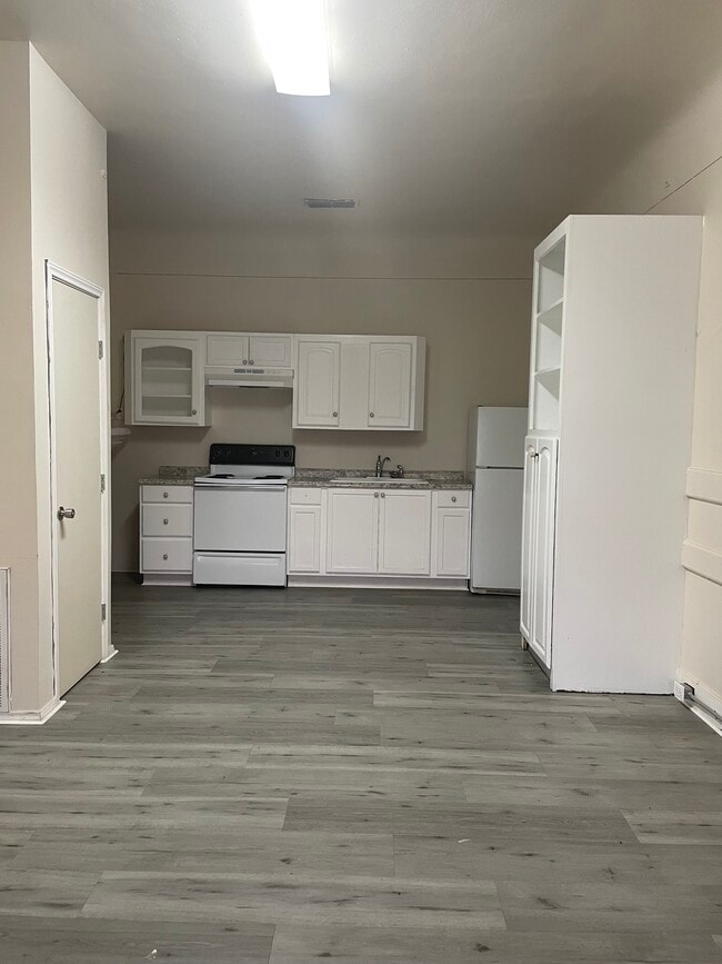 property at 446 S Texas Ave