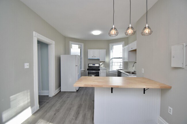 623 Riddle Rd, Unit 2 in Cincinnati, OH - Building Photo - Building Photo