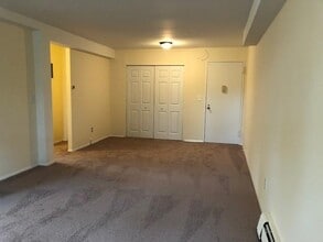 77 Carpenter Ave in Mt Kisco, NY - Building Photo - Building Photo