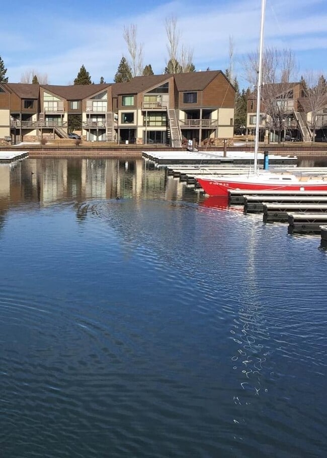 497 Tahoe Keys Blvd in South Lake Tahoe, CA - Building Photo - Building Photo