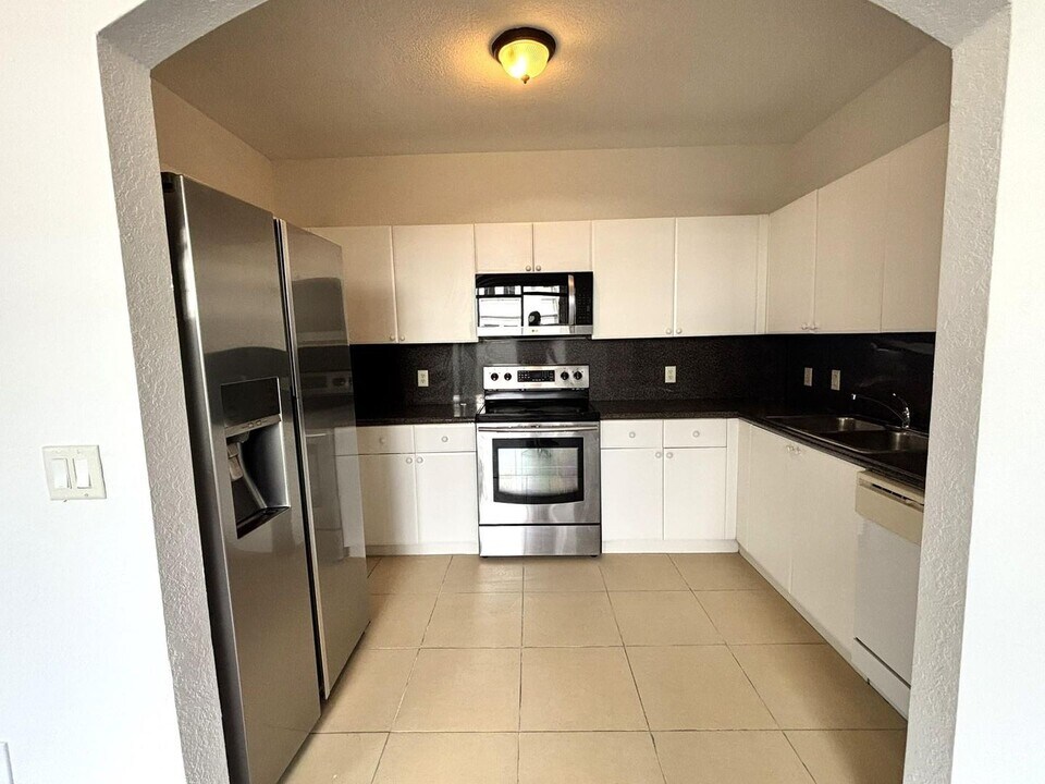 15503 SW 40th St in Miramar, FL - Building Photo