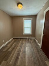 209-209 Glen St in New Britain, CT - Building Photo - Building Photo